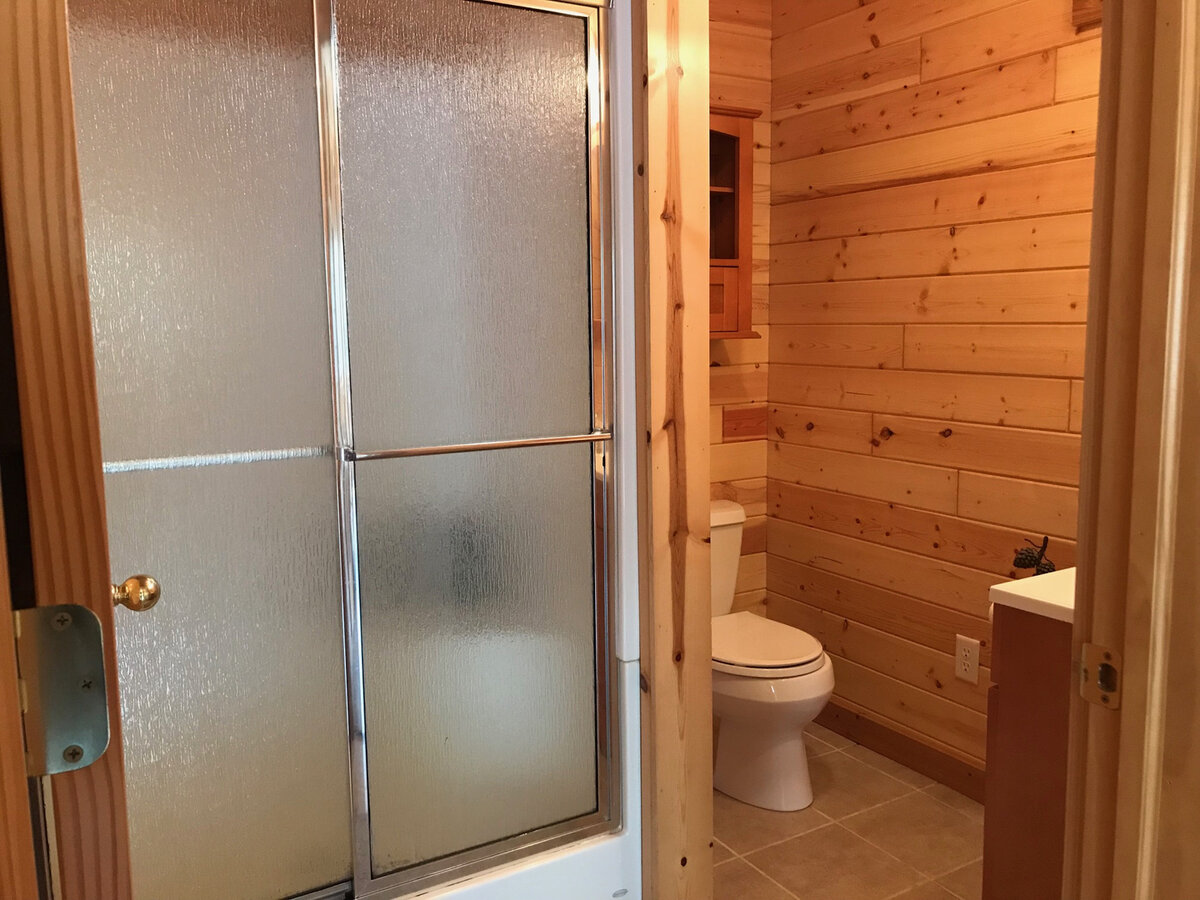 Honeymoon Cottage shower